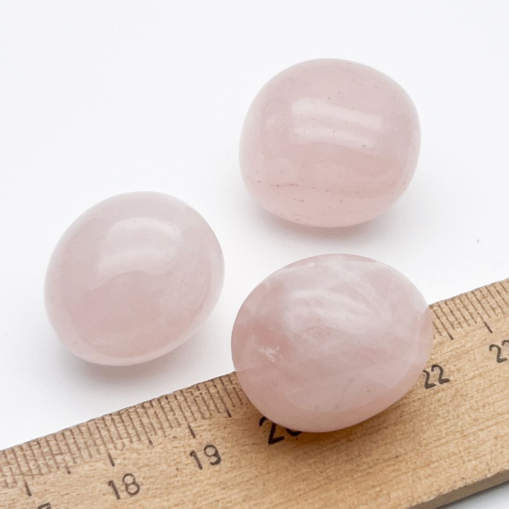 Розовый кварц, галтовка, размер около 20-24 мм, цена за 1 шт