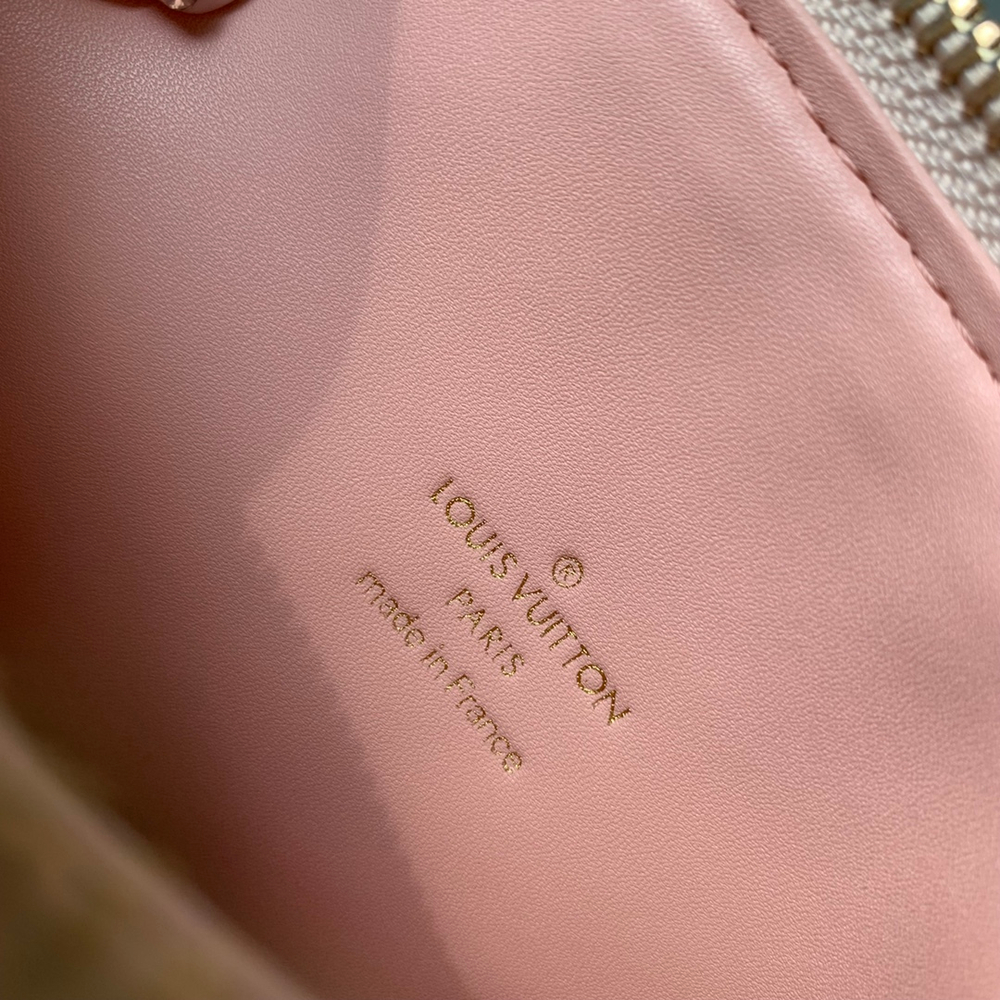Louis Vuitton Coussin BB