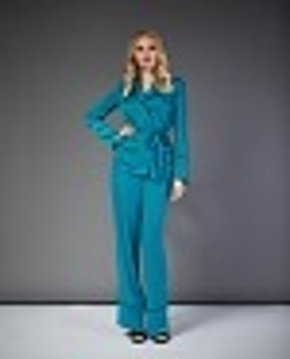 04-19 SS Брючный костюм из шелка. Бирюзовый L