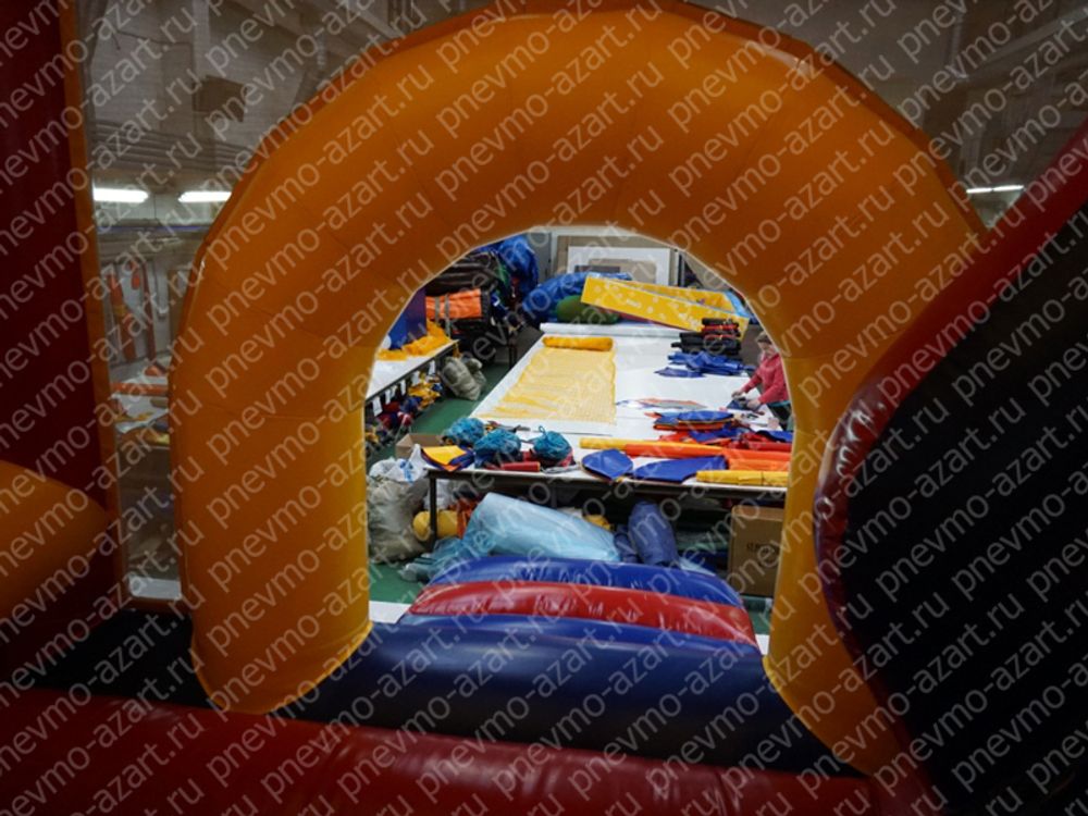 Батут с горкой