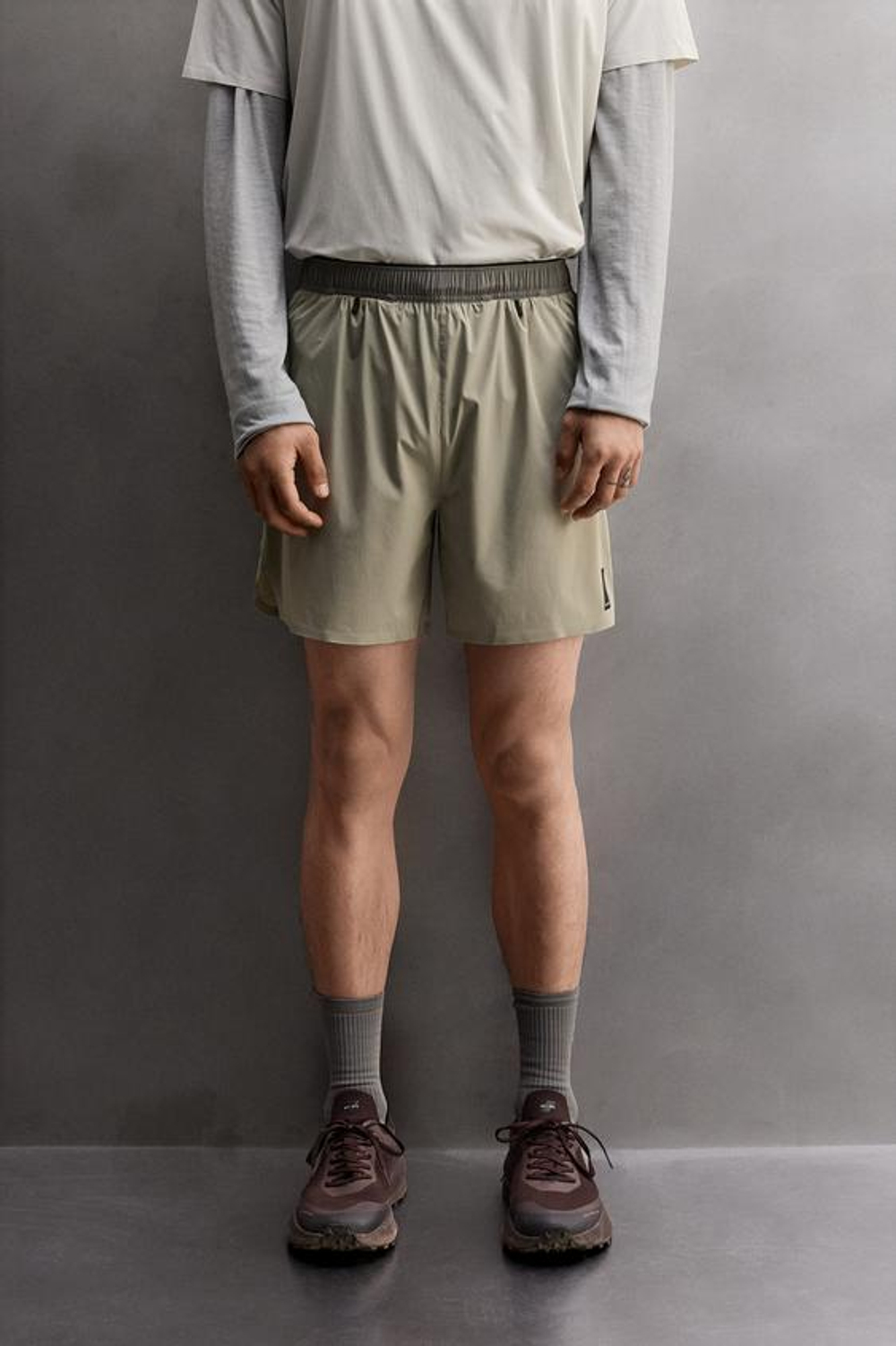 ZARA КОМБИНИРОВАННЫЕ ШОРТЫ ДЛЯ ТРЕЙЛРАННИНГА 7”, СЕРЫЙ