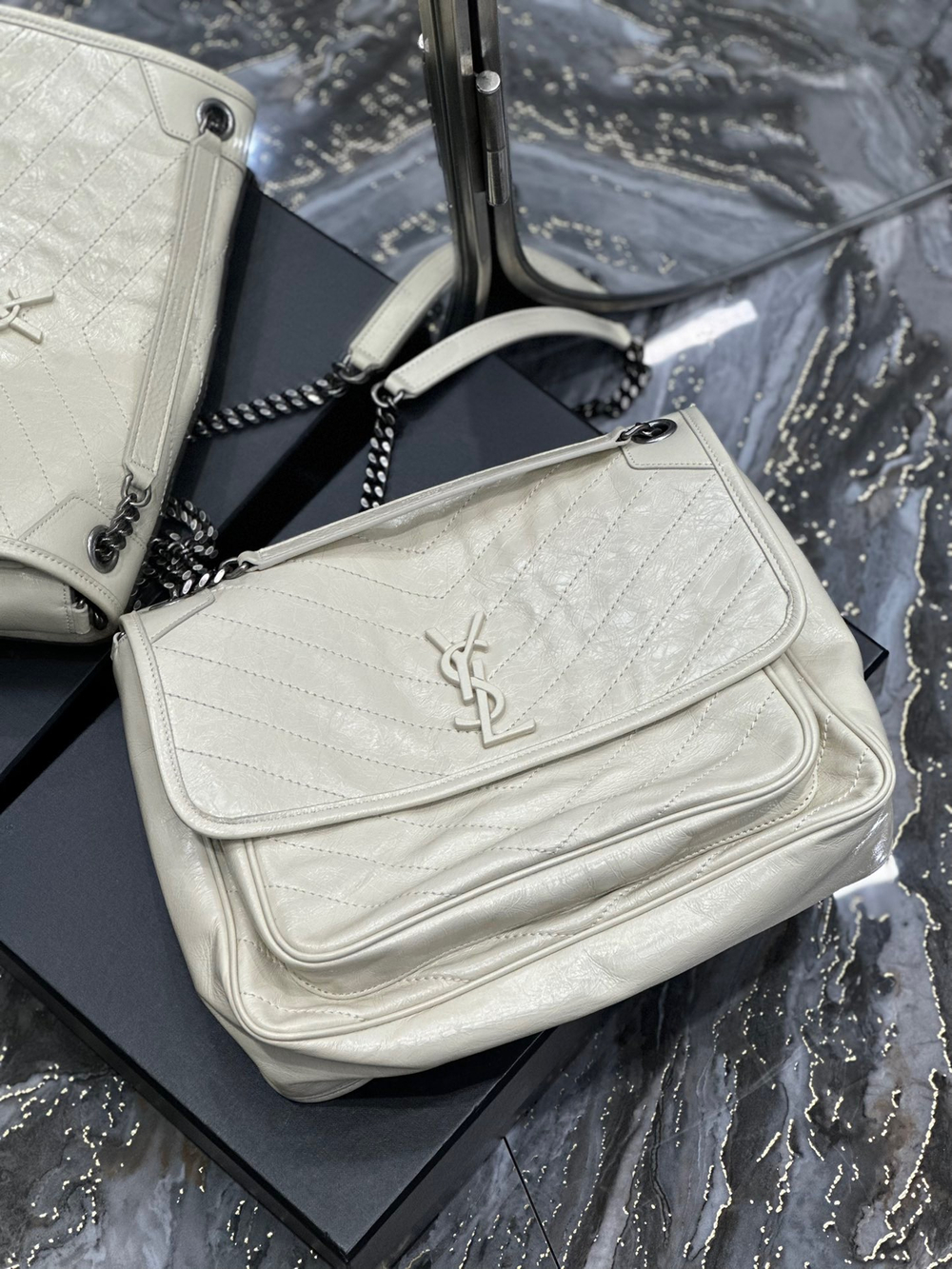 Saint Laurent Niki 32 cm