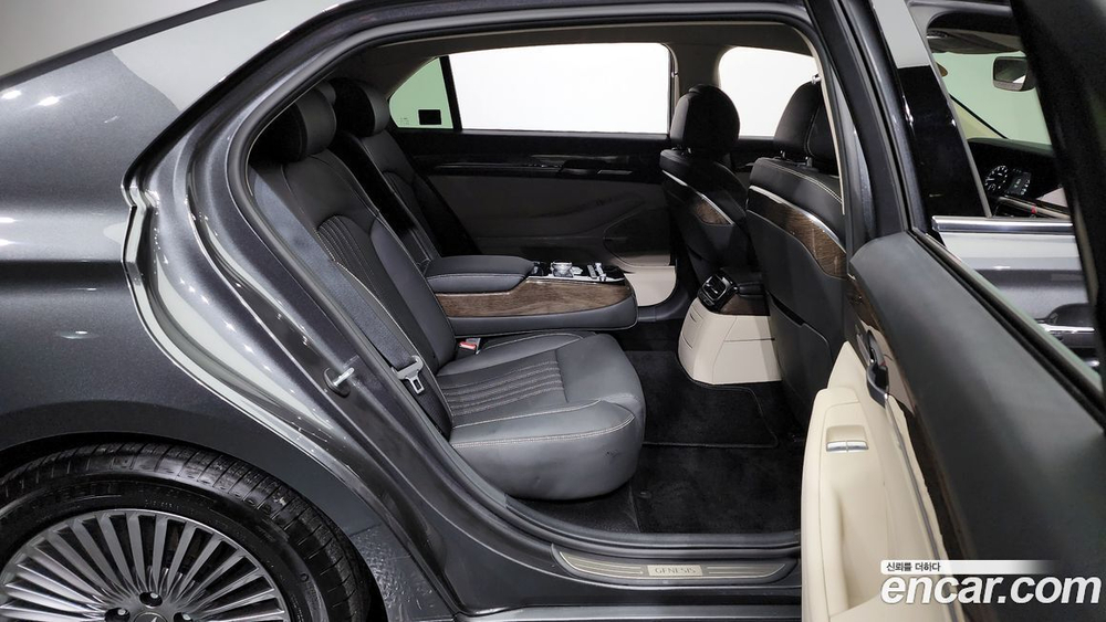 Genesis G90 3.8 AWD (10.2020)