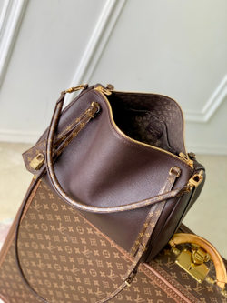 Louis Vuitton Express MM