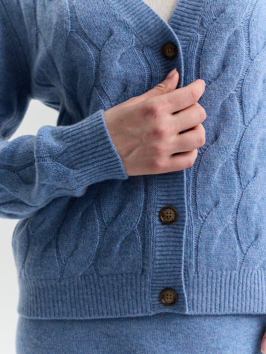 Кашемировый кардиган с косами