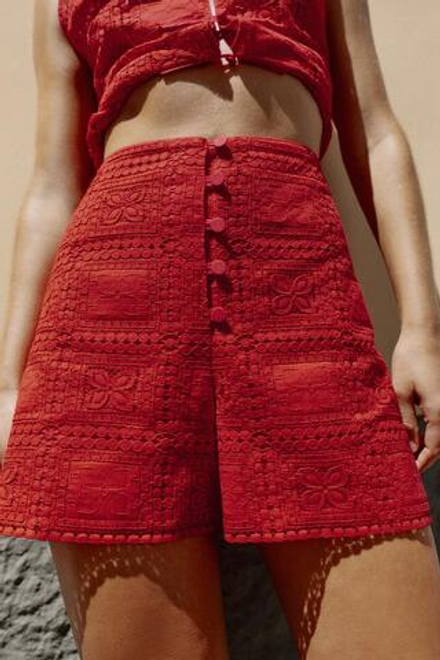 ZARA ШОРТЫ С КРУЖЕВОМ ГИПЮР, КРАСНЫЙ