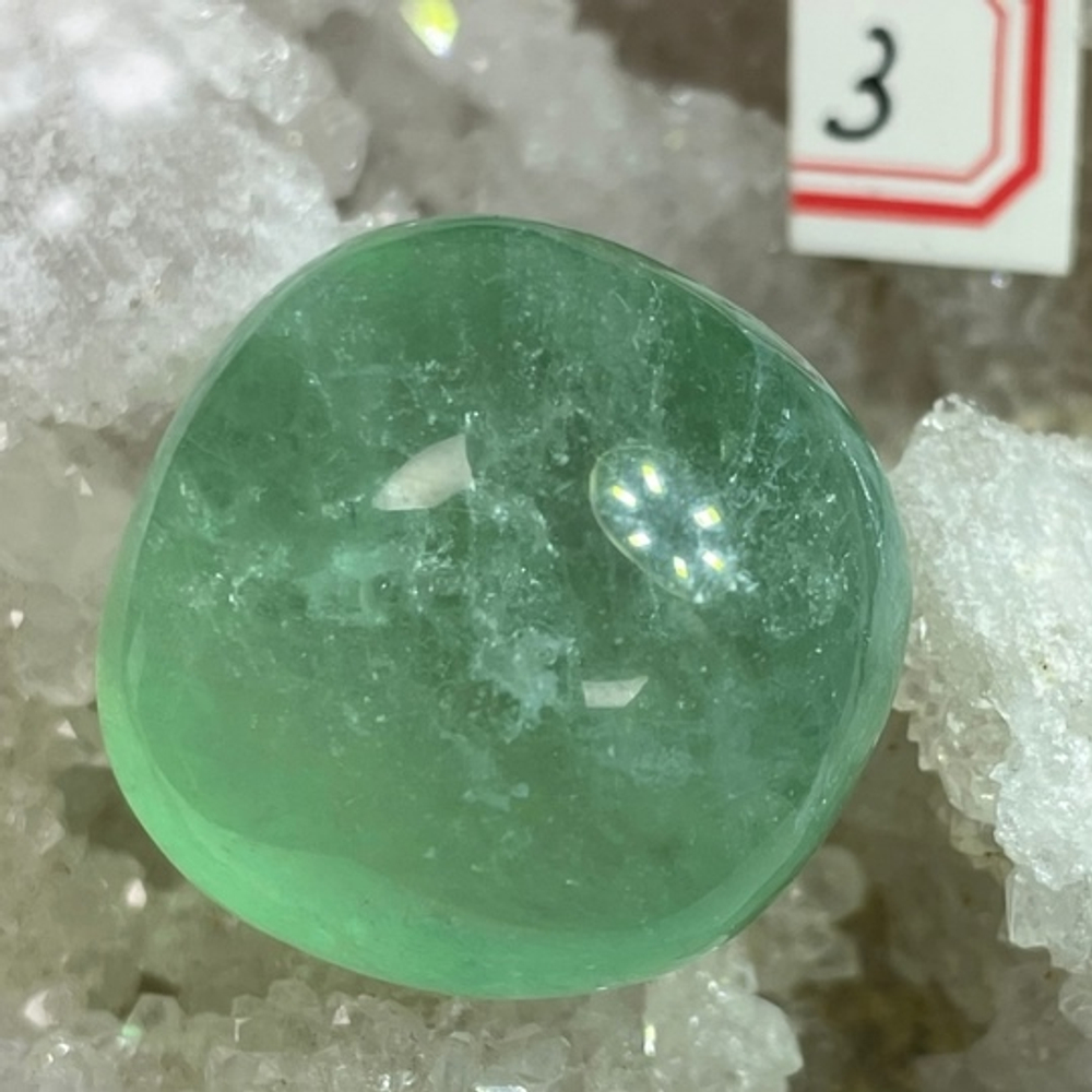 30865 Флюорит зеленый галтовка 25-27мм--58