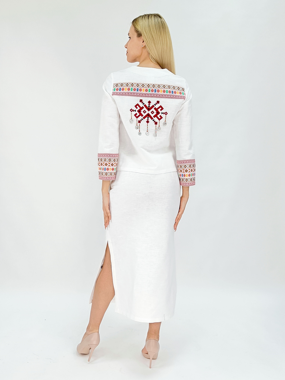 Жакет с чувашской вышивкой