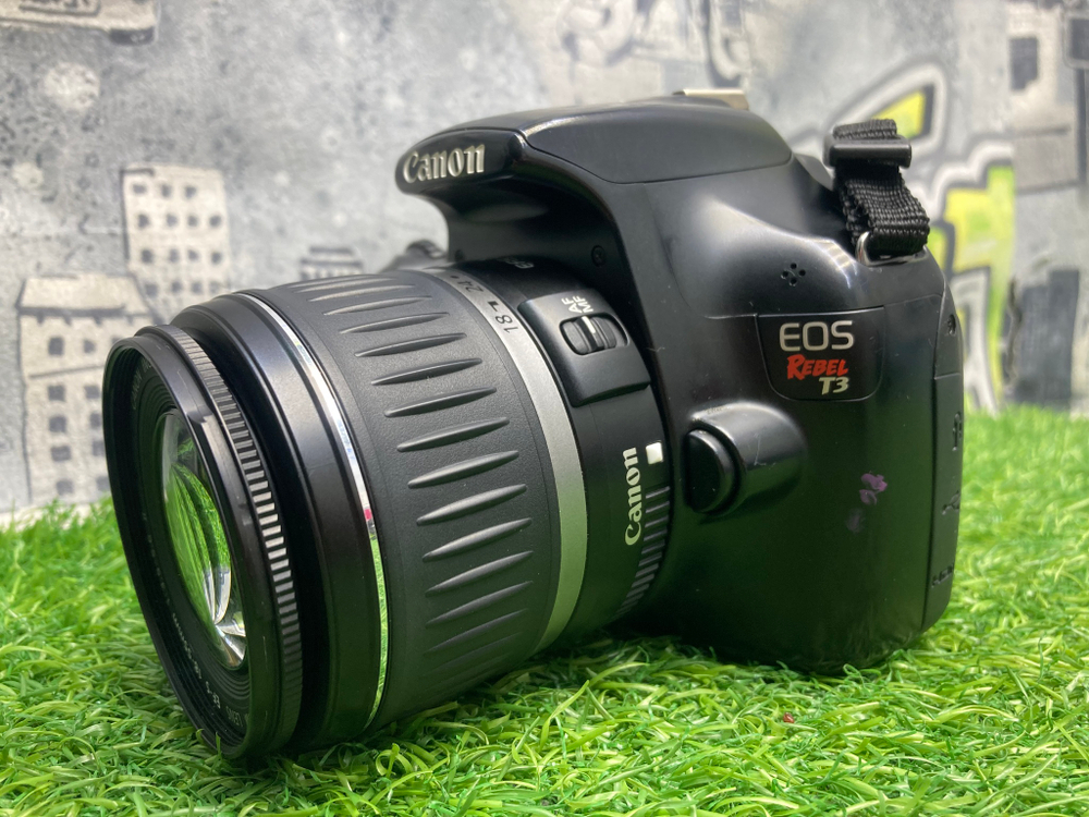 Canon Rebel T3 kit 18-55mm 3.5-5.6 II 14500 кадров