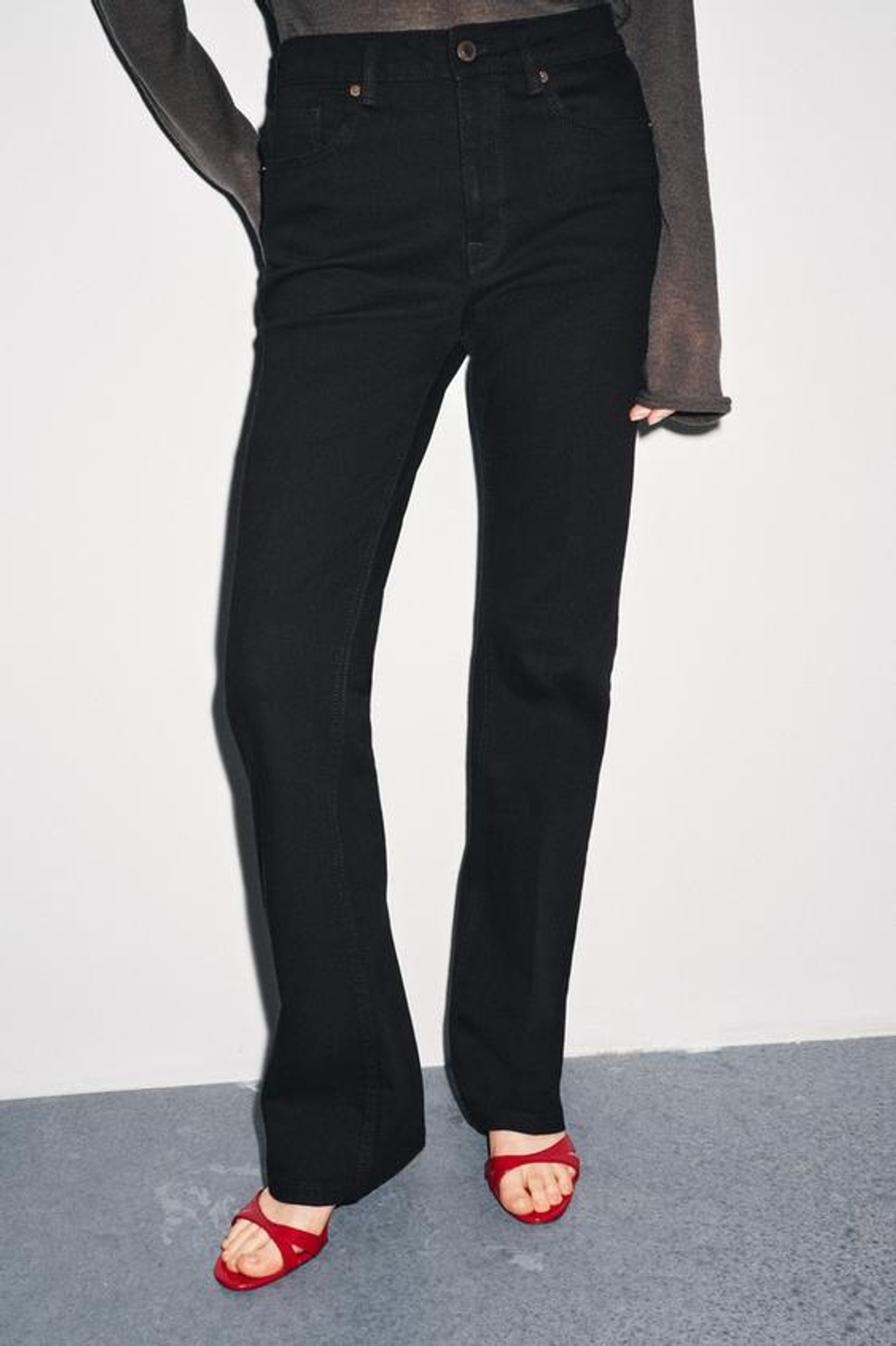 ZARA ДЖИНСЫ BOOTCUT С ВЫСОКОЙ ПОСАДКОЙ — ZW COLLECTION, ЧЕРНЫЙ