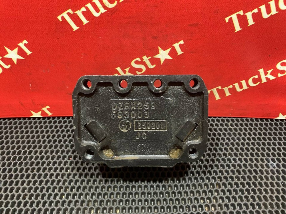 Подушка двигателя передняя 2024г