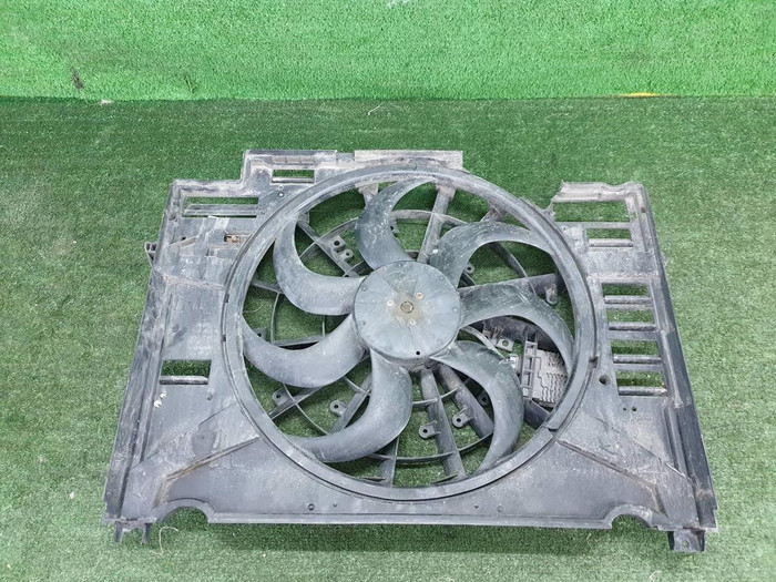 Диффузор с вентилятором Jaguar F-PACE (2016-н.в.)