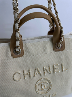 Сумка Chanel Deauville bag