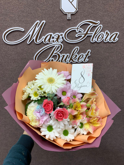 Букет 8 Марта М-49