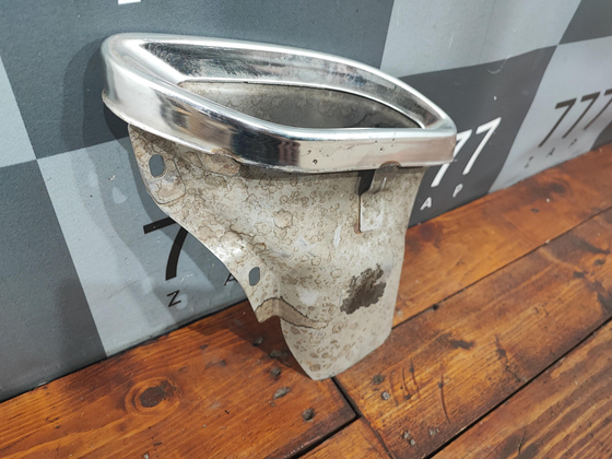 Насадка глушителя правая AMG Mercedes E W213 БУ Оригинал A2134903401