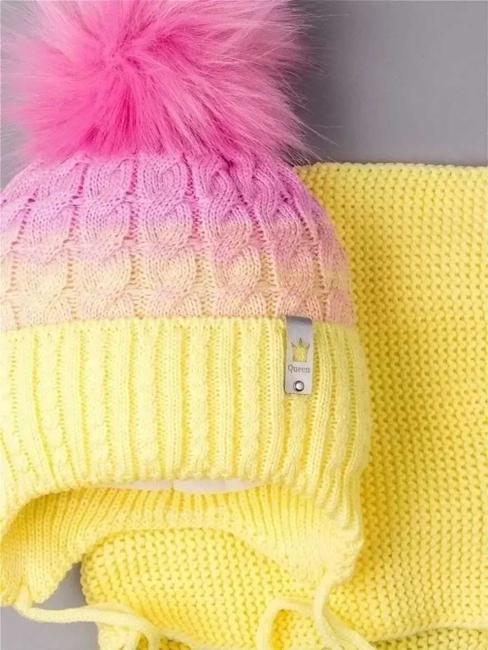 Шапка и снуд для девочки зимняя вязаная с помпоном