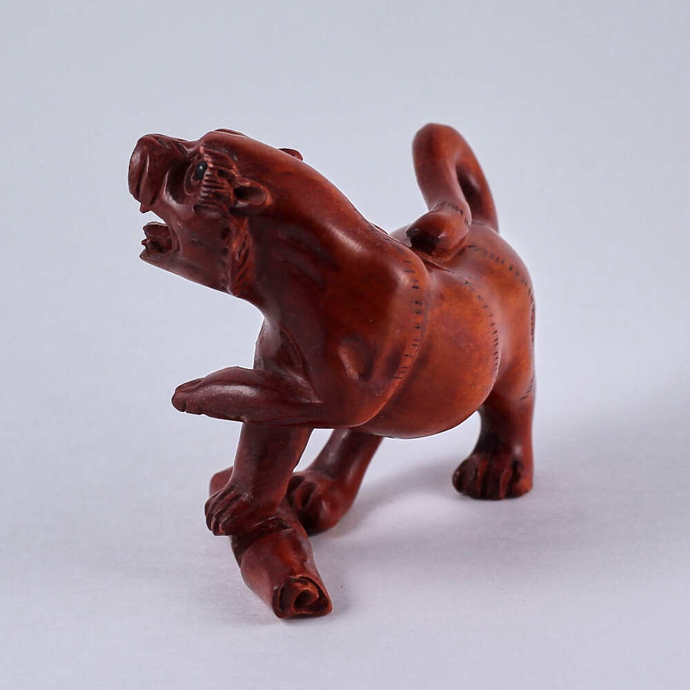 Нэцкэ Тигр с палкой