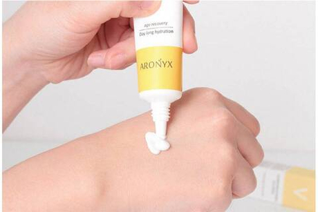 Aronyx Крем для глаз тонизирующий витаминный с пептидами - Medi flower vitamin brightening, 40мл, шт