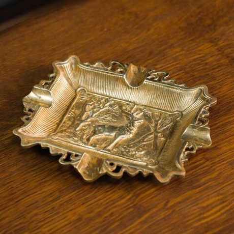 Винтажная латунная пепельница с оленем