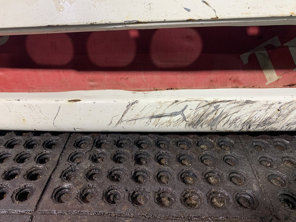 Бампер передний средняя часть 2023г.