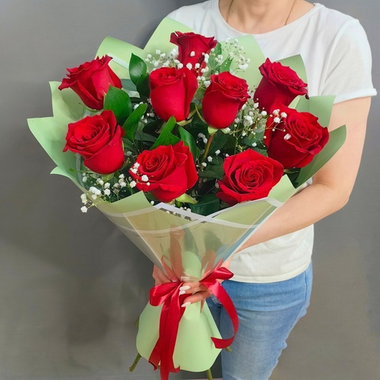 Букет из 9 красных роз сорта "Эксплорер" (Эквадор 60 см)