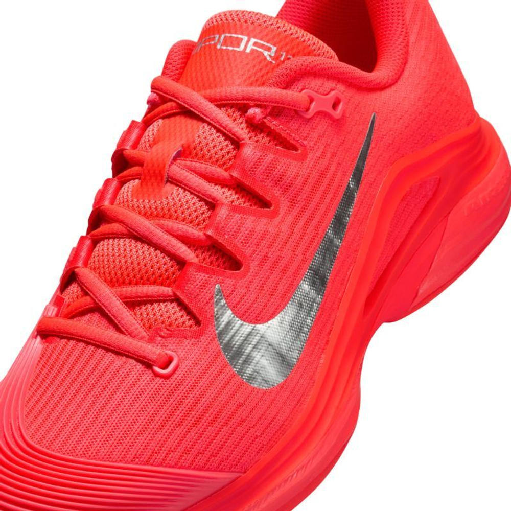 Женские теннисные кроссовки Nike Zoom Vapor 12 HC Premium - bright crimson/metallic silver