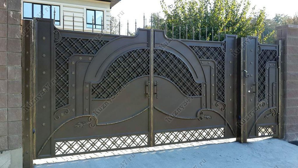 Распашные кованые ворота 28