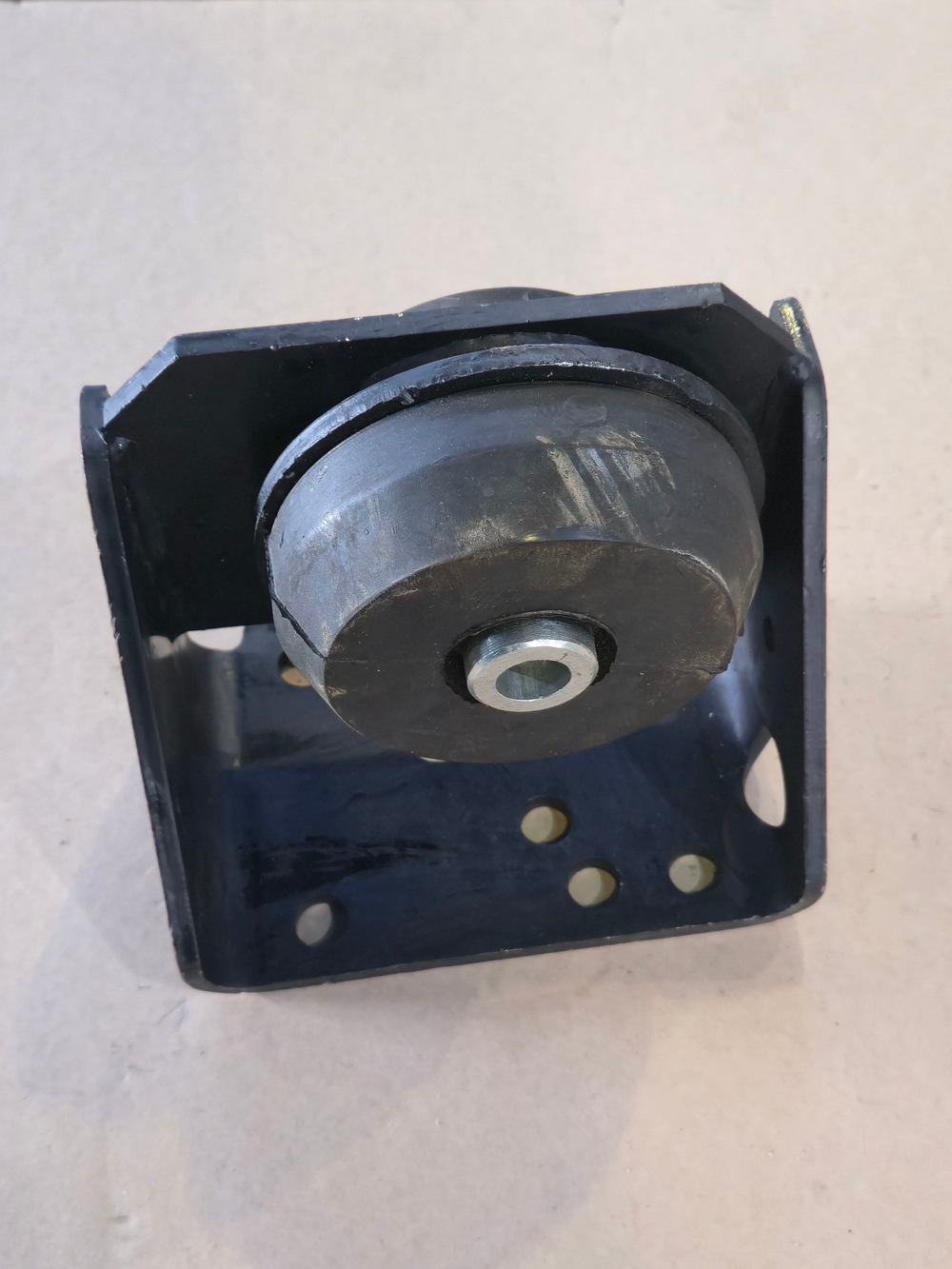 Опора двигателя МАЗ правая (ЯМЗ-650) оао маз