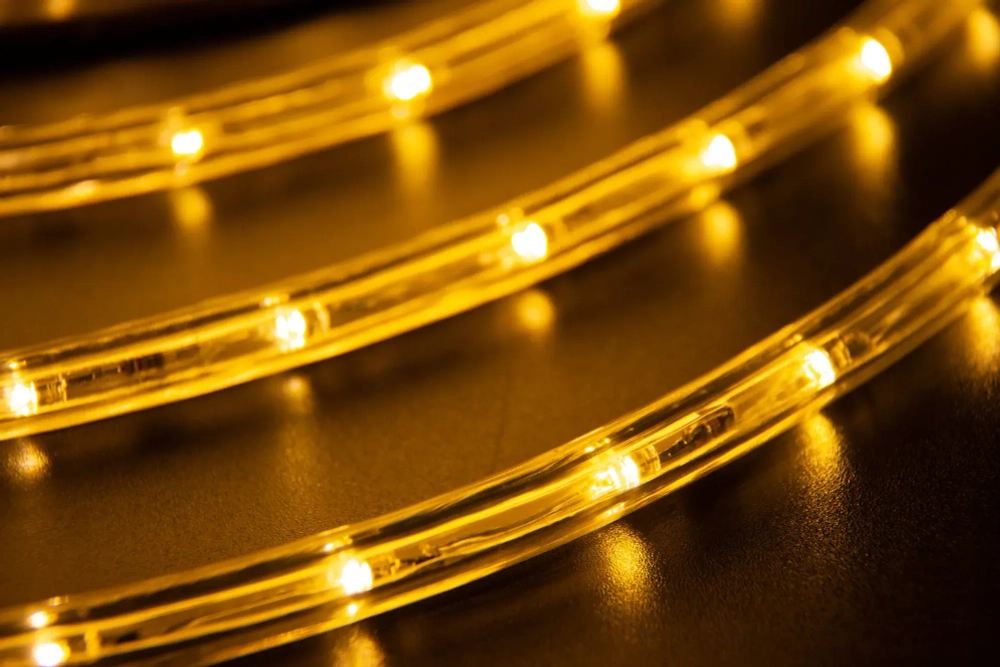 Дюралайт светодиодный 2-х проводной, диаметр 10 мм., 220В, теплые белые LED лампы 30 шт на 1 м., бухта 100 м., статика, Teamprof (TPF-DL-2WH-100-10mm-240-WW)