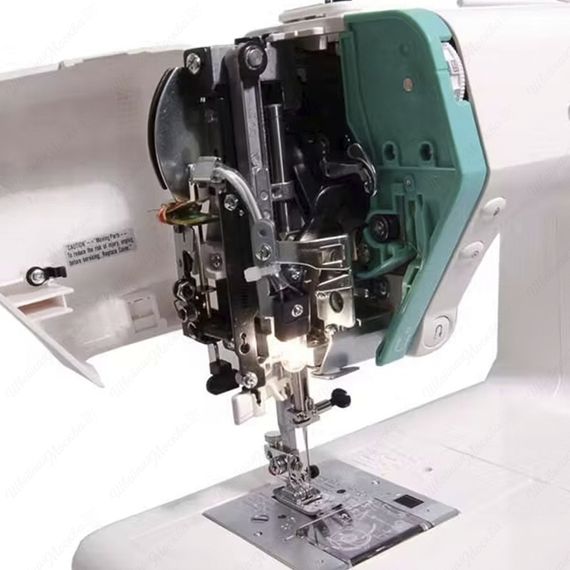 Швейная машина Janome DC2010