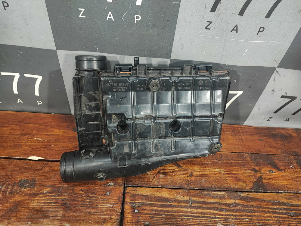 Корпус воздушного фильтра Volkswagen Tiguan 2  Б/У Оригинал 04E129611AK