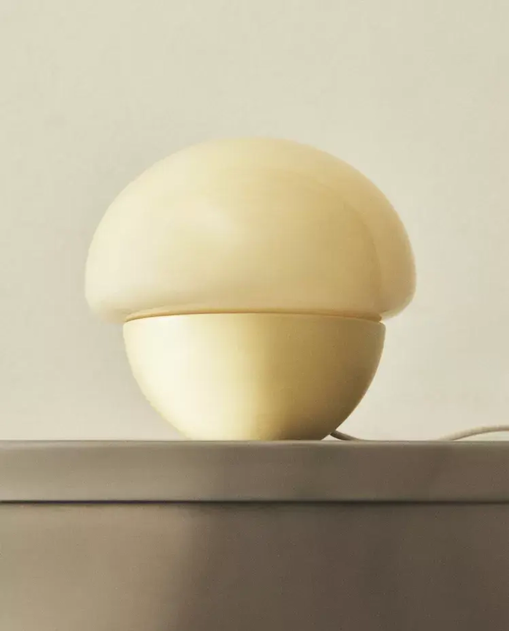 ZARA HOME ОВАЛЬНАЯ НАСТОЛЬНАЯ ЛАМПА, ЭКРЮ