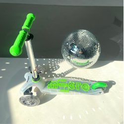 Самокат Mini Micro Deluxe Flux LED неоновый зеленый