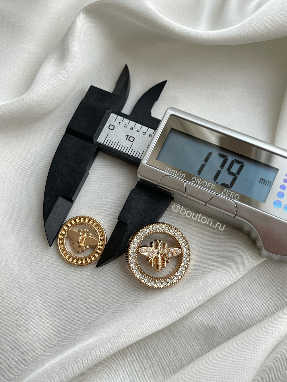 Пуговицы Гучч. Пчела Бронза