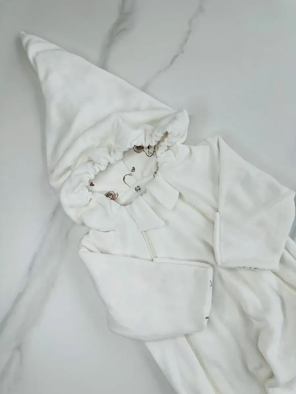 Комбинезон велюровый для малышей