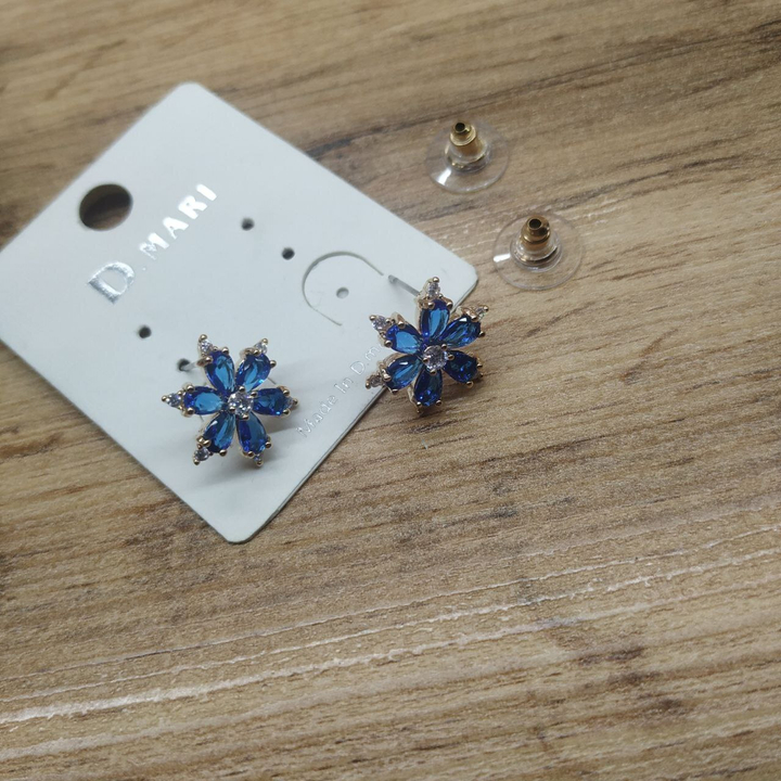 Серьги-гвоздики Цветок шестилистник кристалл синий стразы металл золотистый