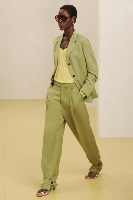 ZARA БРЮКИ СО СРЕДНЕЙ ТАЛИЕЙ С ВЫТАЧКАМИ, ЗЕЛЕНЫЙ