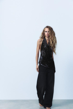ZARA ТОП ИЗ БАРХАТИСТОЙ ТКАНИ С ГОРЛОВИНОЙ ХАЛТЕР, ЧЕРНЫЙ-КОРИЧНЕВЫЙ