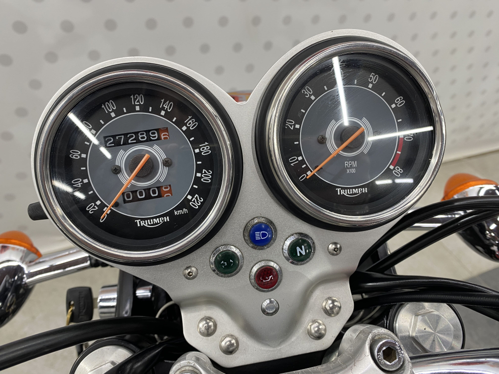 Triumph Bonneville T100 2007