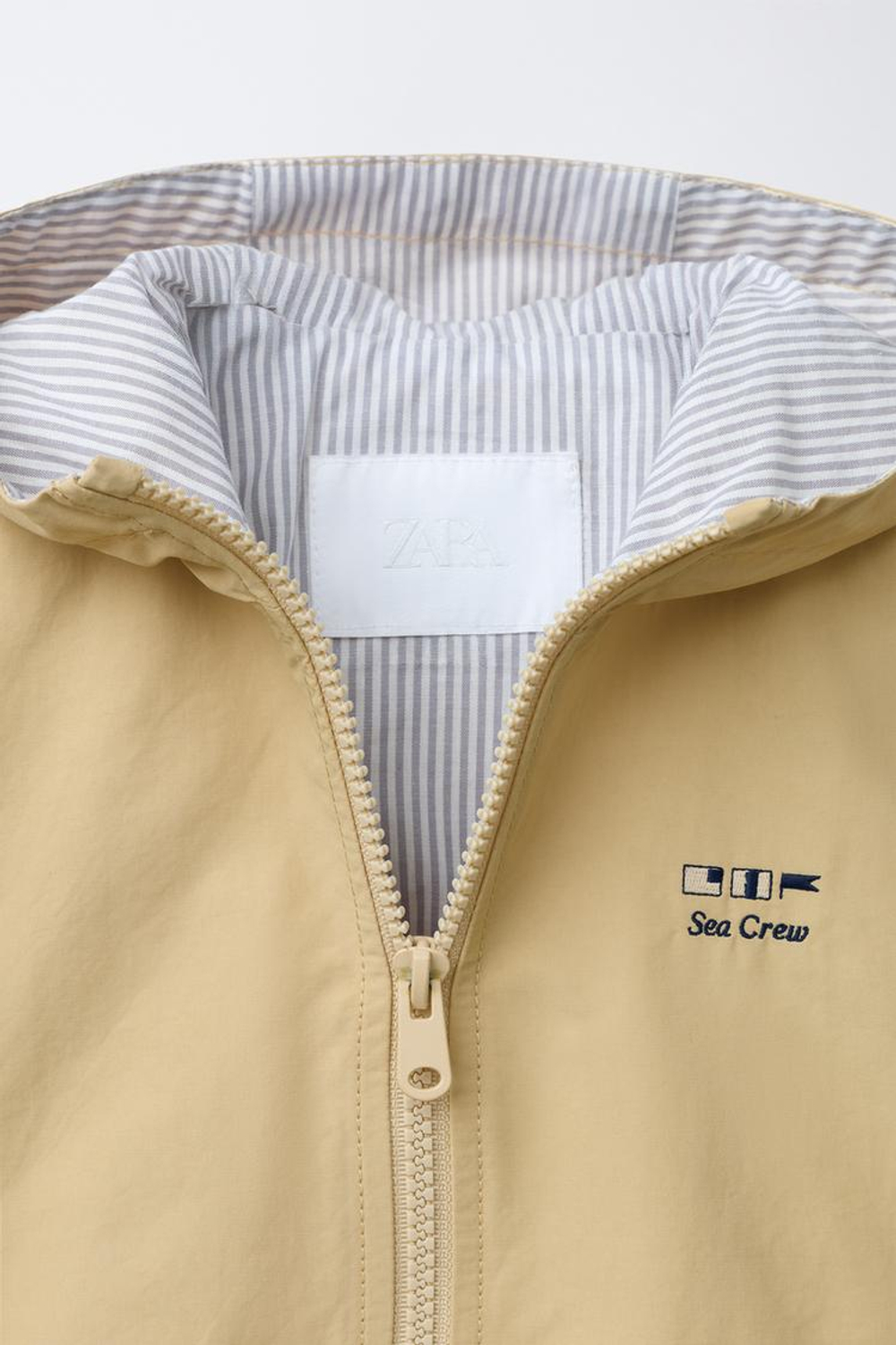 ZARA ЛЕГКАЯ КУРТКА С КАПЮШОНОМ, БЕЖЕВЫЙ