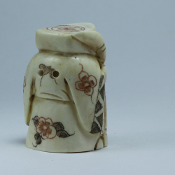 Нэцкэ Эбису с посохом и рыбиной