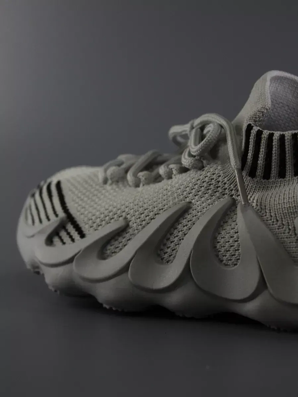 Кроссовки Изики детские - Yeezy boost- светло-серые