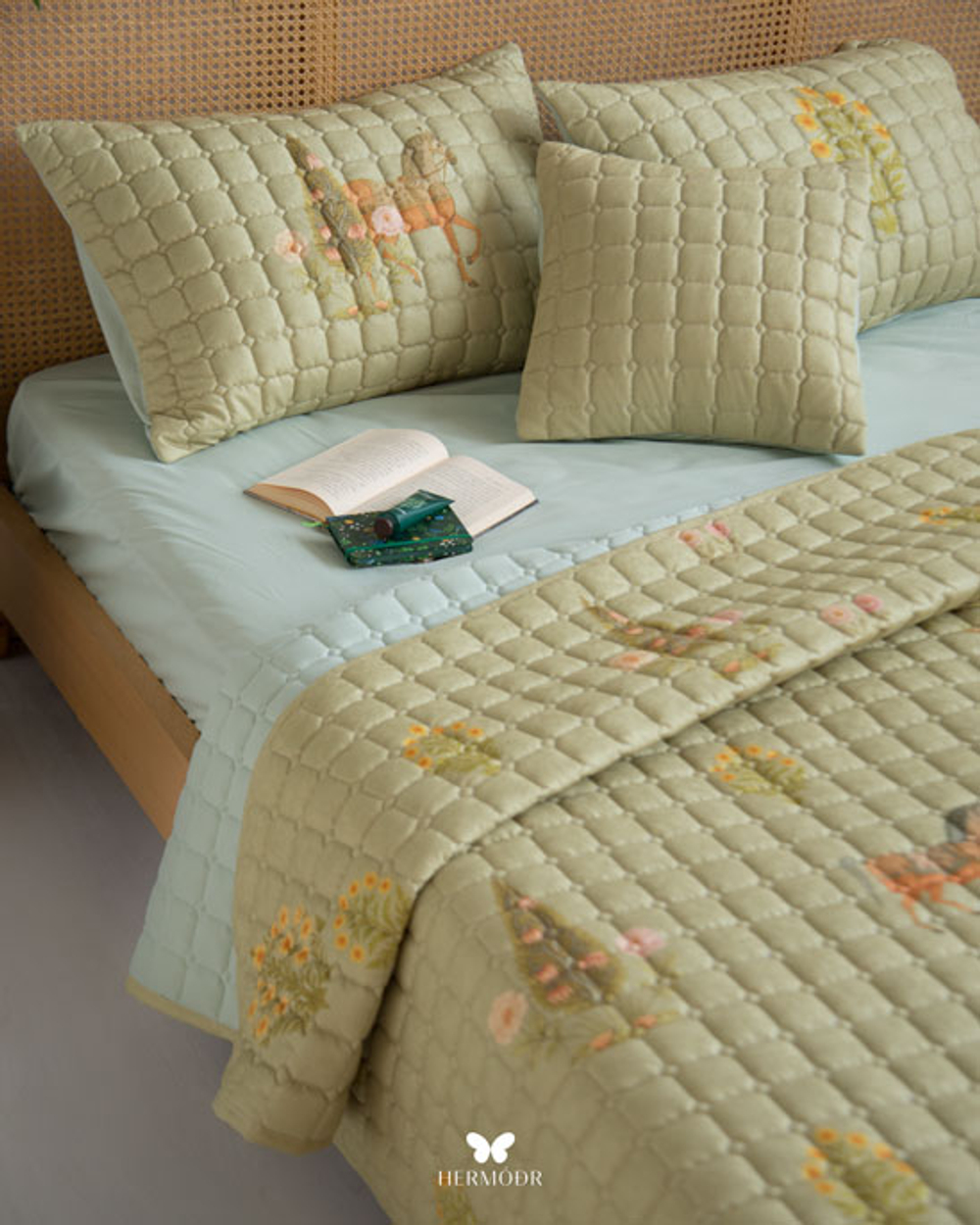 Комплект стеганного покрывала и 3 наволочек Soufiyan Matcha Green Hermodr 130220302 Иран