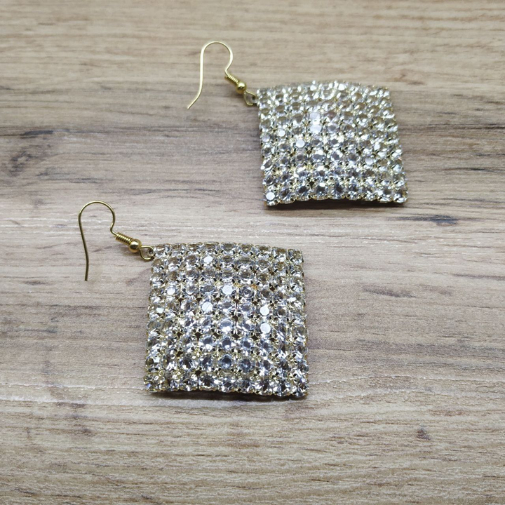 Серьги на швензах Royal подвеска ромб 9 х 9 кристаллов металл золотистый 7,5 см