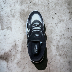 Adidas Niteball • Black