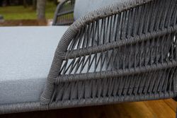 "Позитано" лежак плетеный из роупа, каркас алюминий темно-серый (RAL7024) муар, роуп темно-серый круглый, ткань темно-серая 027