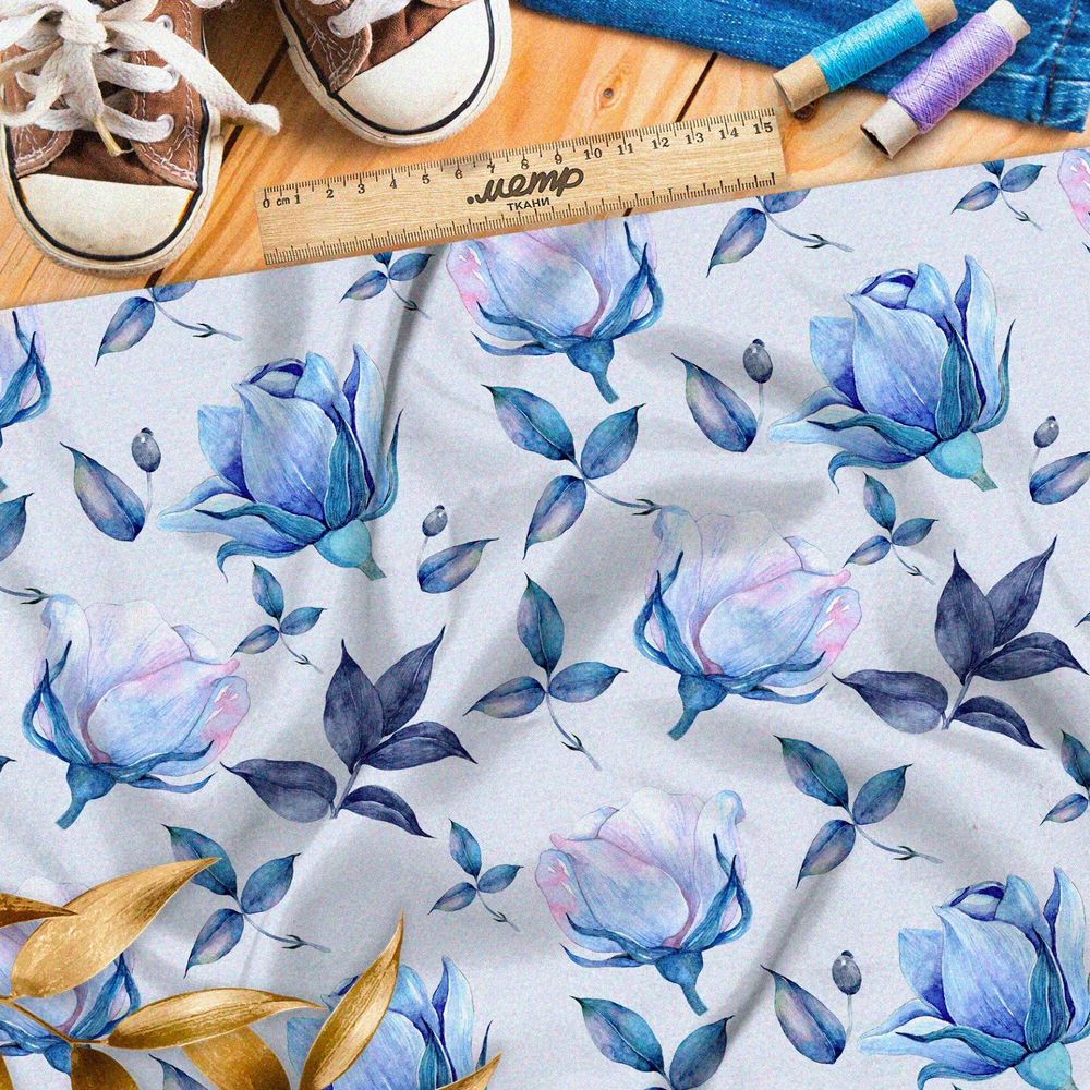 Ткань интерлок нежные голубые розы на сером фоне