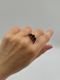 Кольцо с синими кристаллами