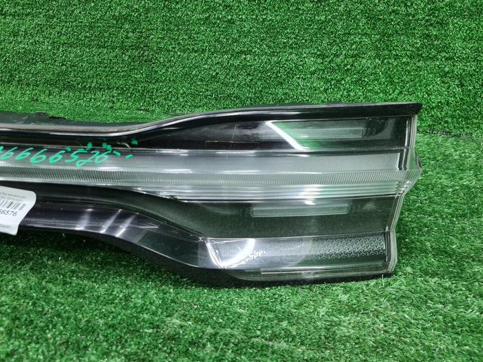 Фонарь крышки багажника Porsche Macan 95b (18-нв)