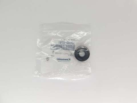 сальник помпы Kawasaki ER-4N ER650 EX400 EX650 Versys 650 92049-0115